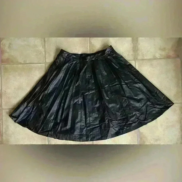 Leather (faux) pleated fit and flare skirt, Worthington brand; size PM - Picture 1 of 4